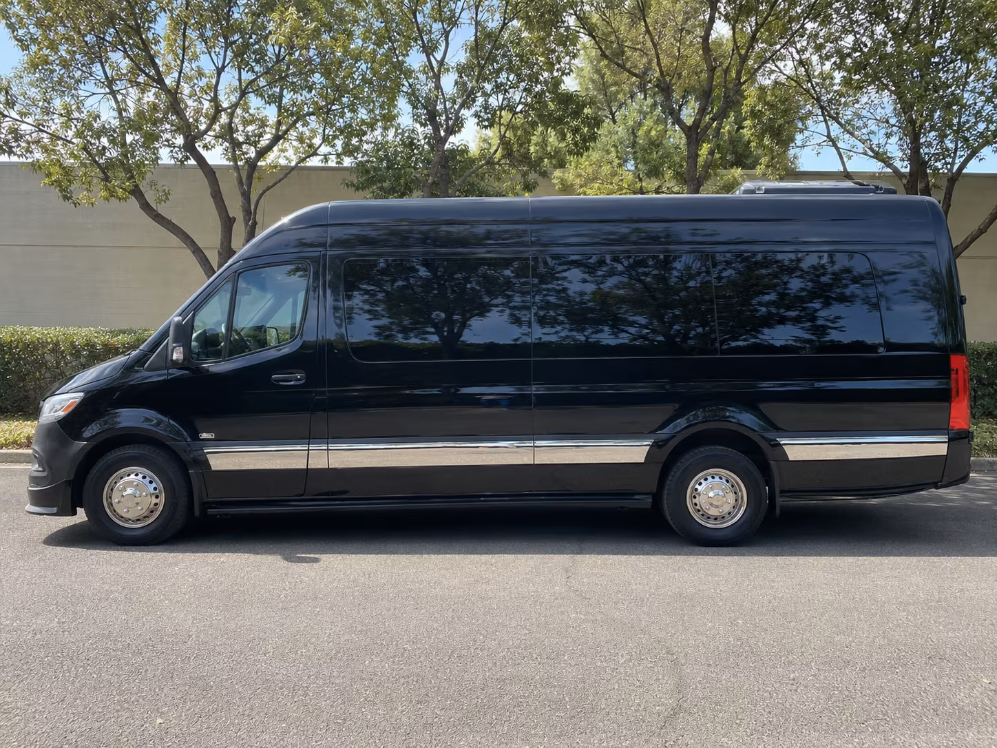 North Charleston Airport Shuttle & Transportation party bus exterior