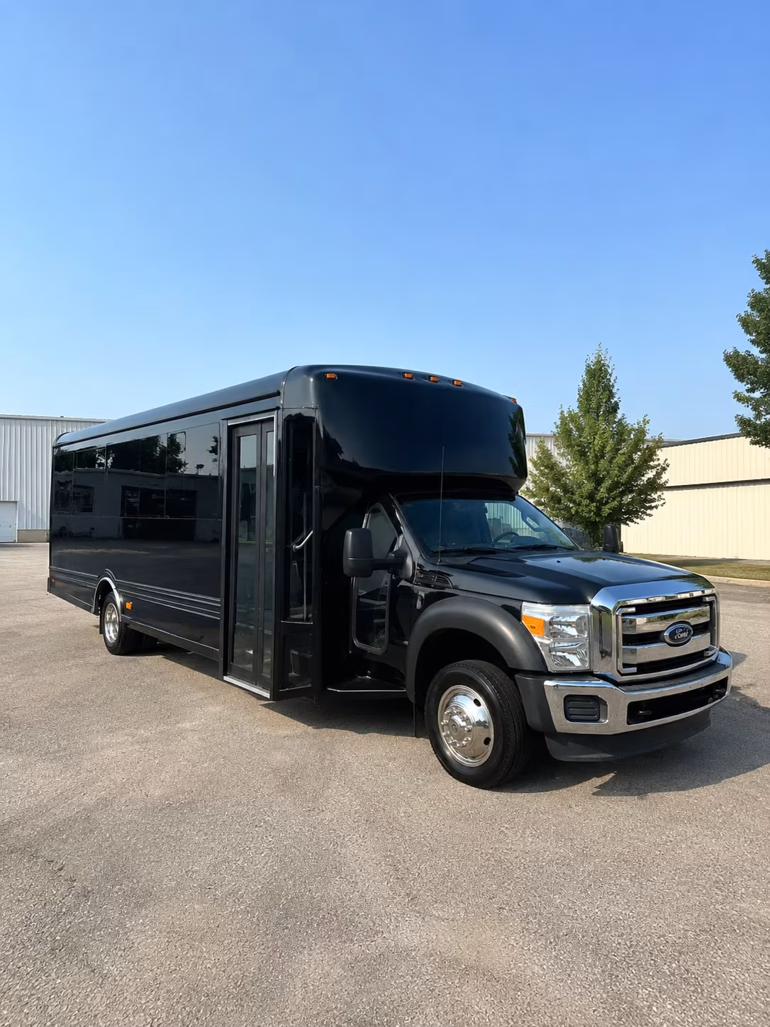 North Charleston Winery Tour & Pub Crawl Transportation party bus exterior